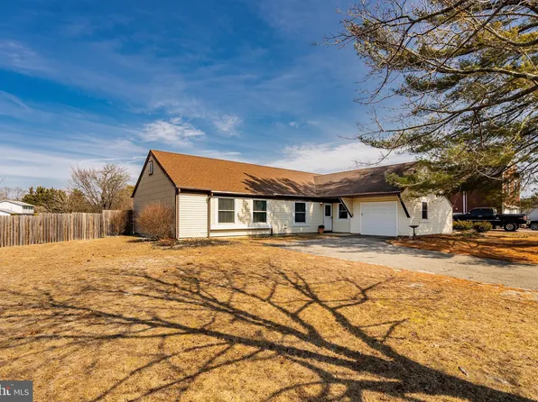 1018 Roxbury Ln, Toms River, NJ 08753