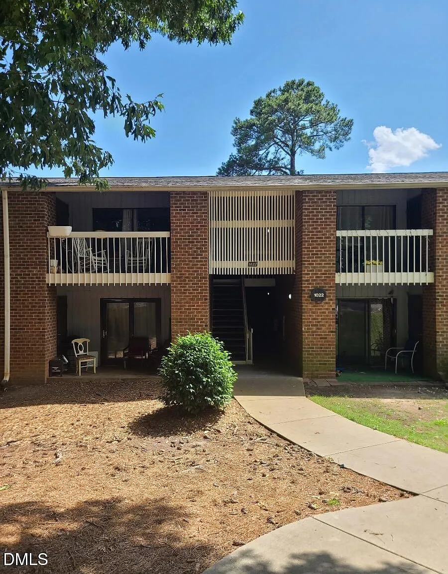 3 bed, 2.0 bath, 1225 sqft, $1,450 — Photo 1