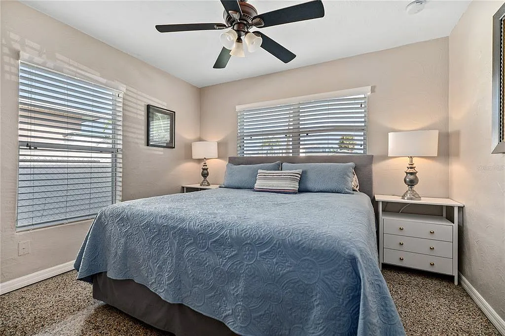 3 bed, 1.5 bath, 1084 sqft, $3,200 — Photo 4
