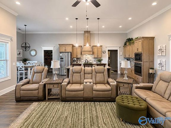 3rd image of 26422 Birkshire Ln