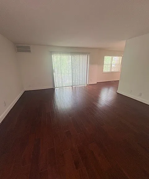 Hickory Hills Condominiums — Photo 24