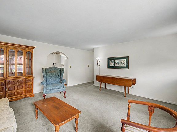 5th image of 54 Portland St