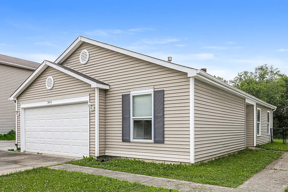 3 bed, 2.0 bath, 1142 sqft, $1,595 — Photo 3
