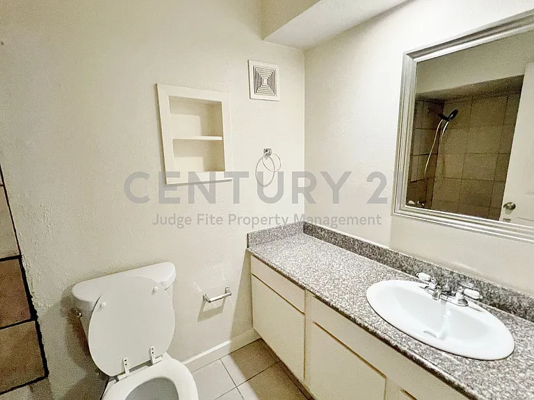 725 Cain St — Photo 7