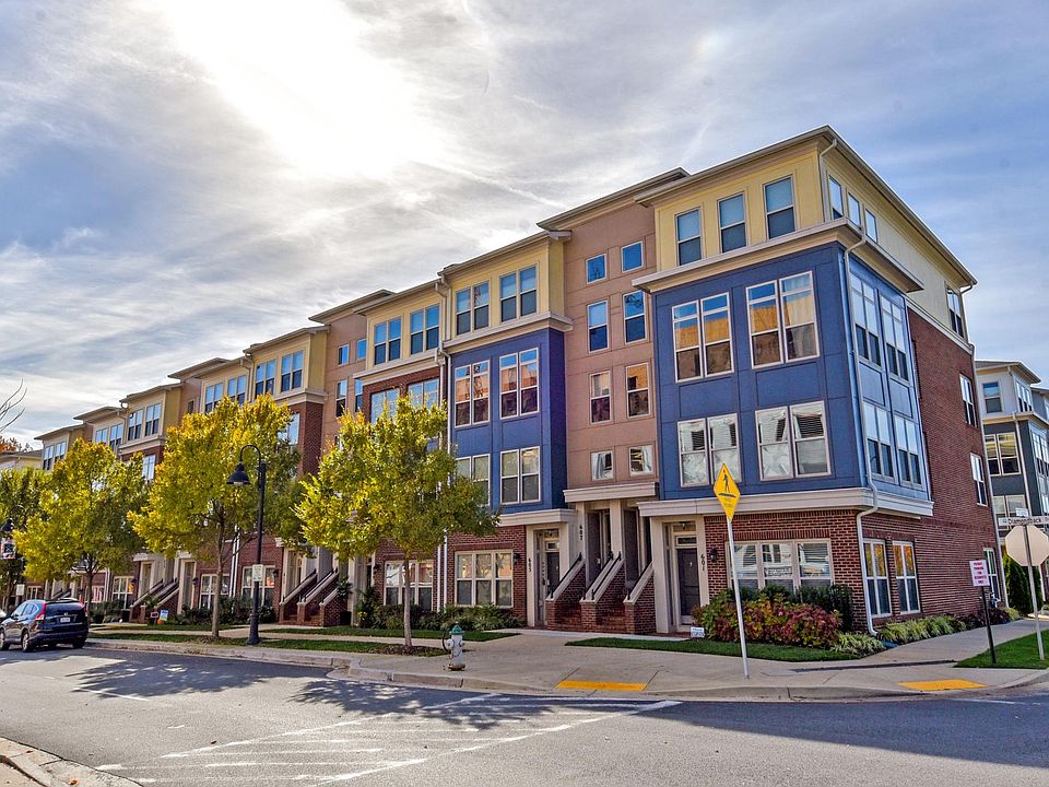 1st image of 607 Diamondback Dr Unit 10-B