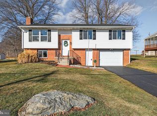 1721 Pioneer Rd, Lancaster, PA 17602