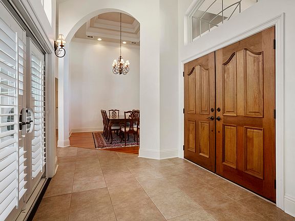 4th image of 2122 Whitney Oaks Dr