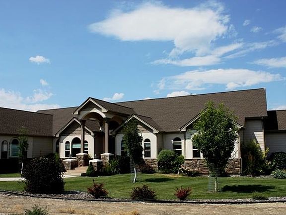 3rd image of 378 Skyline Dr