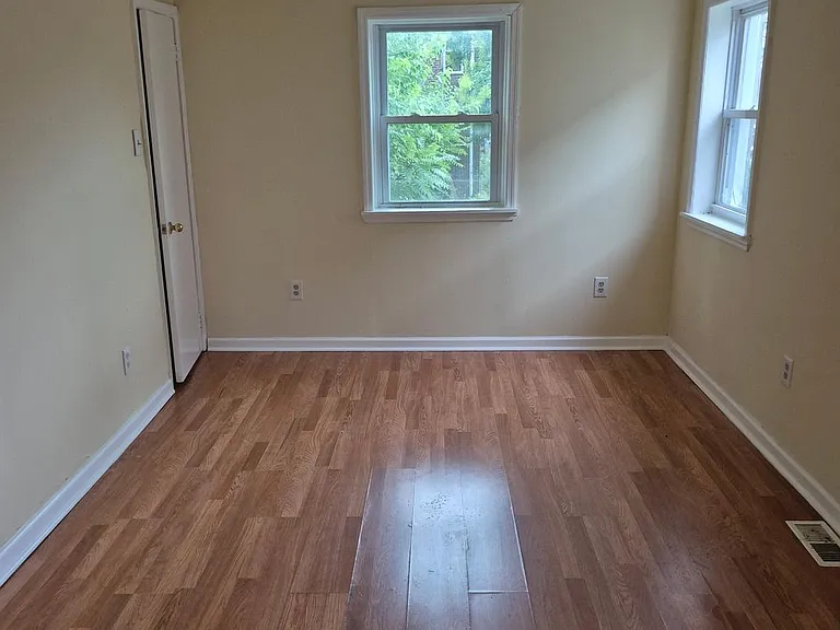 1245 Empire Ave #1 — Photo 6