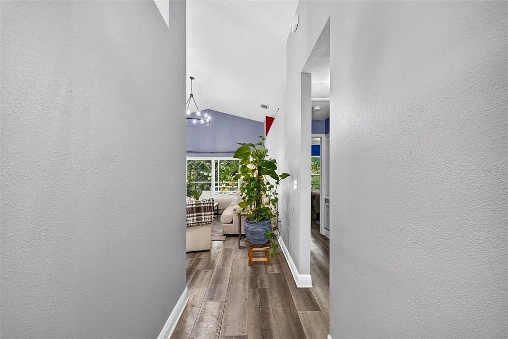 3 bed, 2.0 bath, 1419 sqft, $2,900 — Photo 3