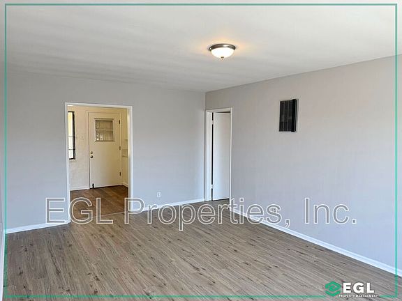 3rd image of 5918 S West Blvd #1
