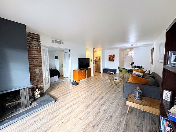 2nd image of 700 N Washington St APT 305
