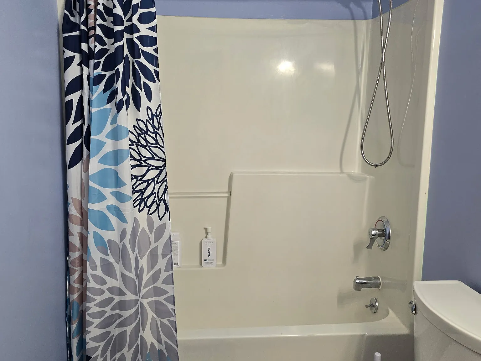 585 Park Rd — Photo 2