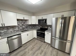 218 Valley Stream Ln, Wayne, PA 19087