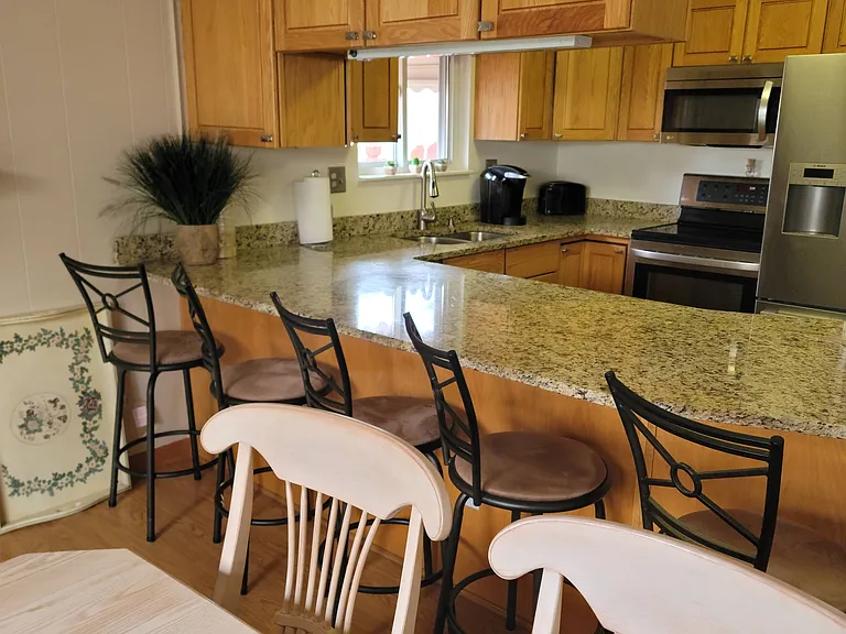 40200 Regency Dr — Photo 5