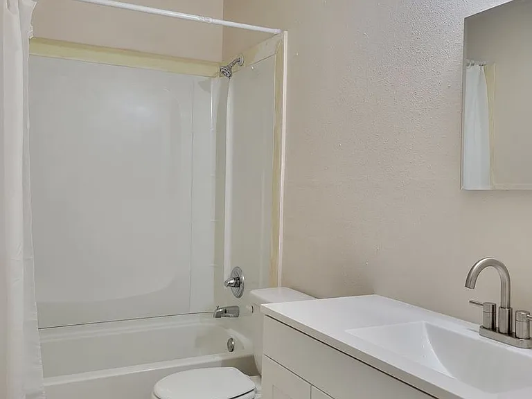 2117 Avenue G NW — Photo 6