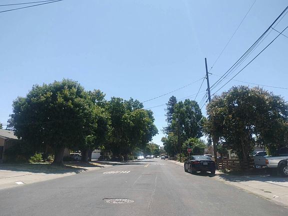 4th image of 1206 Linden Dr