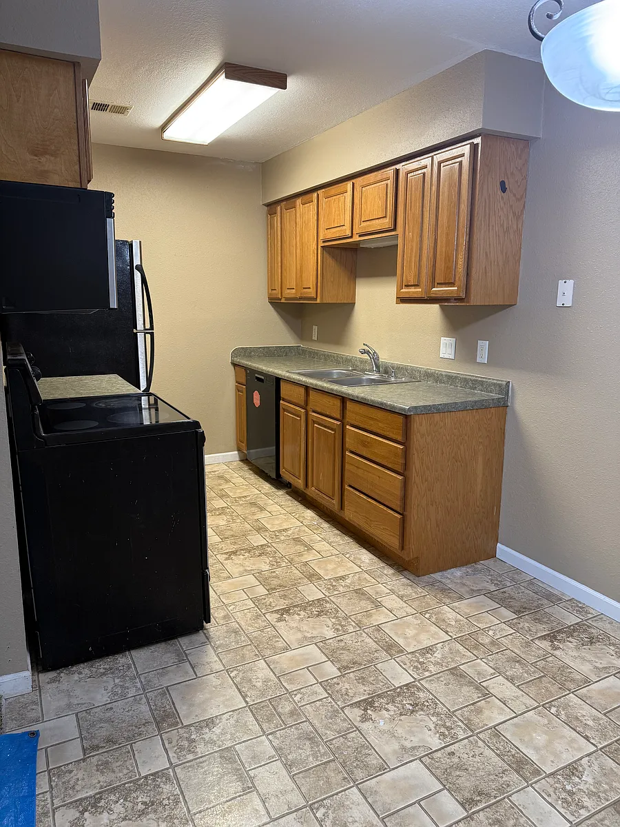 Building Photo - 3 27th St #216