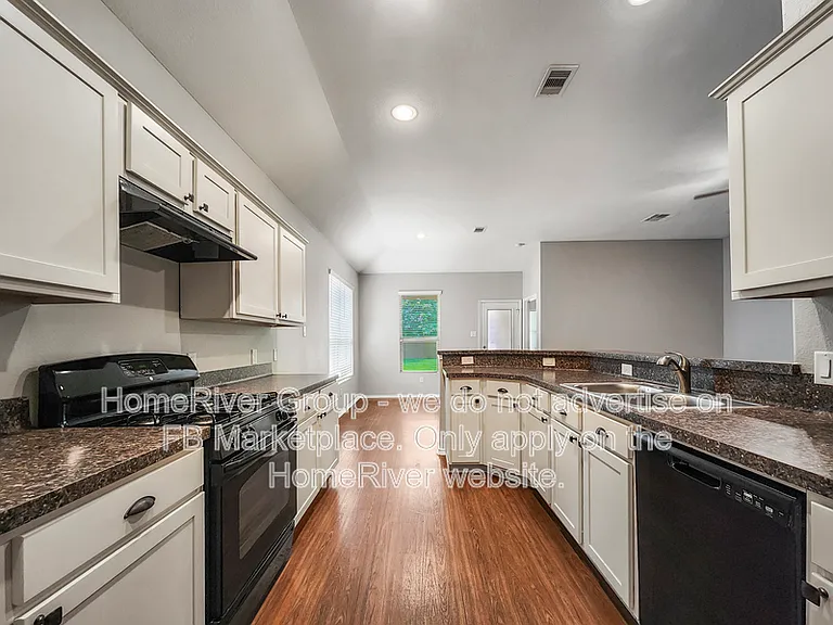 11427 Ryan Ct — Photo 5