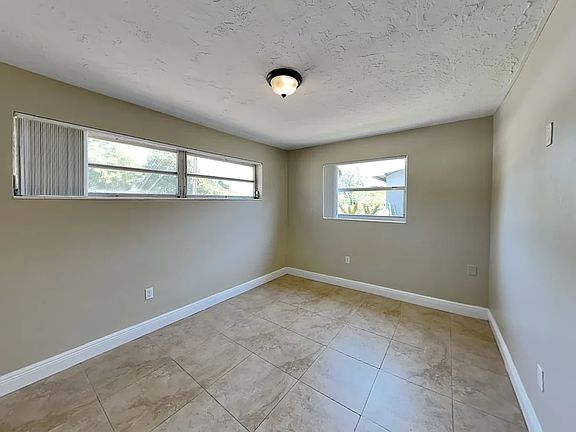 4th image of 2571 NW 81st Ter