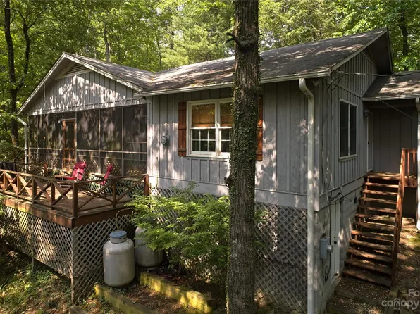 185 Harvey Osteen Rd, Zirconia, NC 28790