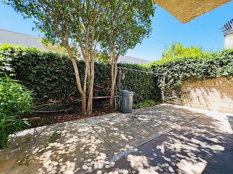 415 W Duarte Rd #2 — Photo 26