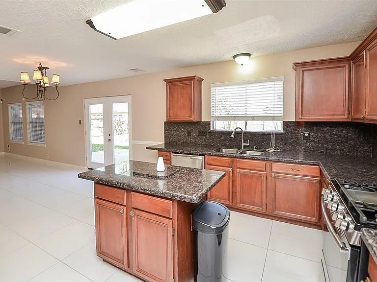 3702 Lauderwood Ln — Photo 9
