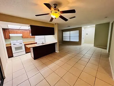 2332 SE 6th Ln #1 — Photo 3