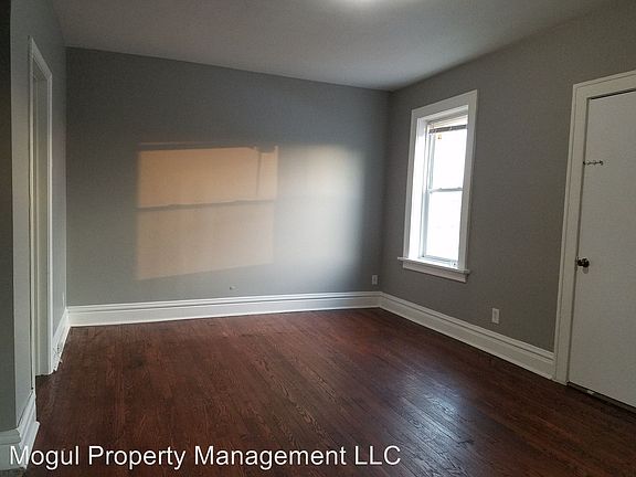 2nd image of 3855 Meramec St #3855