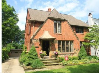 2636 Ashurst Rd, University Heights, OH 44118