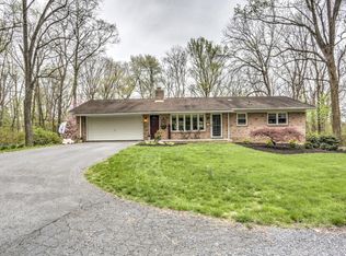 90 Clymer Hill Rd, Morgantown, PA 19543