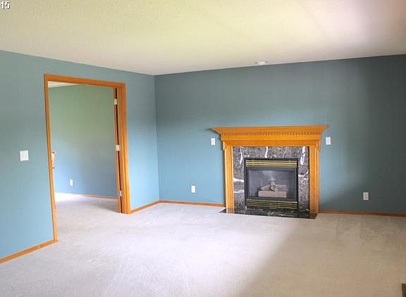 3rd image of 3815 NE 39th Ct