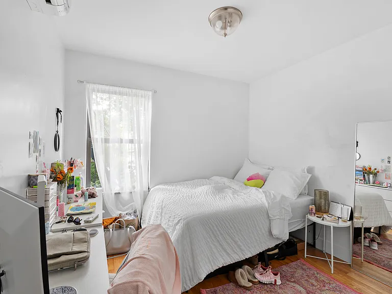 81 Clermont Ave #2 — Photo 10