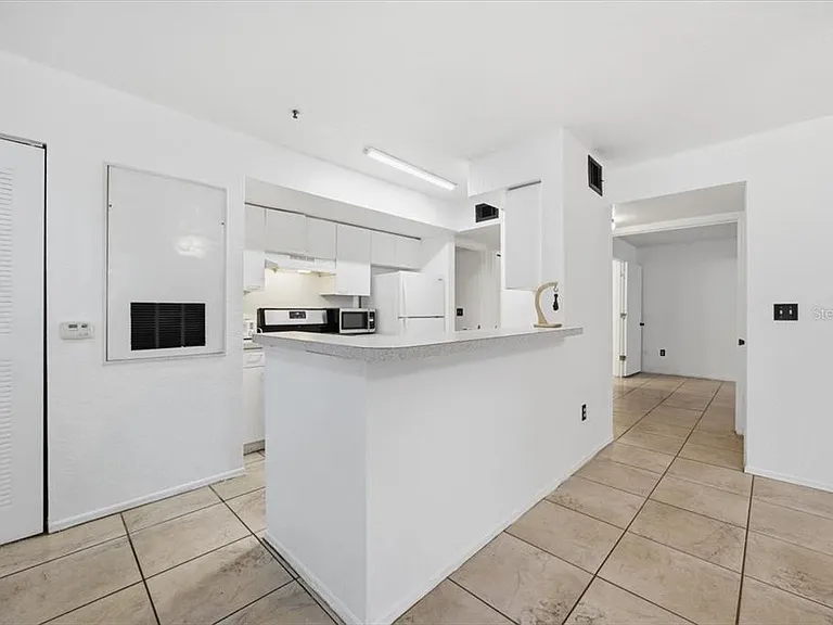 1602 Columbia Arms Cir #106 — Photo 10