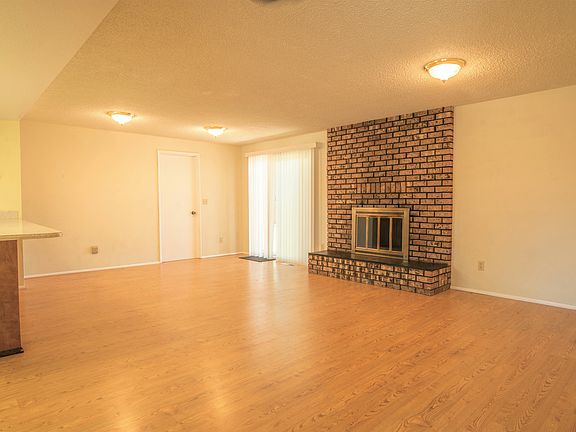 2nd image of 701 Scott Dr