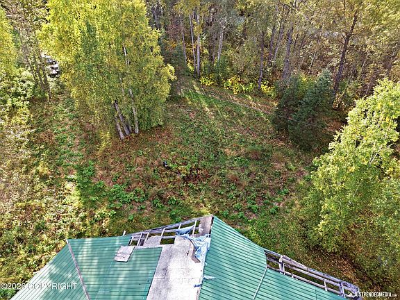 4th image of 22121 Davidson Dr