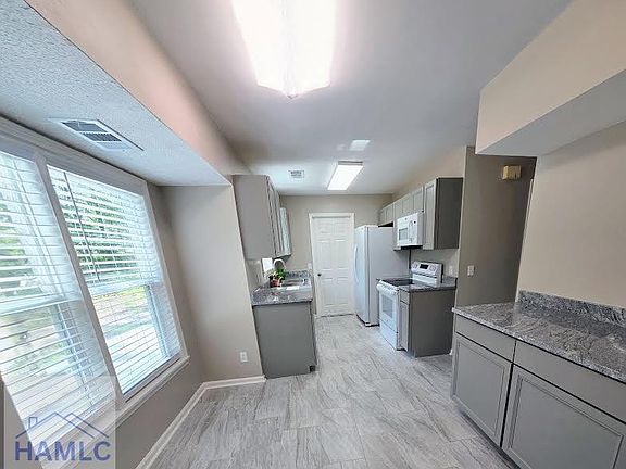 3rd image of 648 Honey Ridge Ln