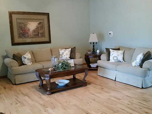 3rd image of 3019 W Pleasant Dr