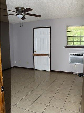 5th image of 17540 Beverly Dr #E