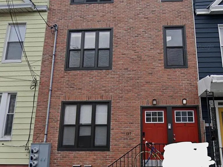 137 De Kalb Ave #1 — Photo 1