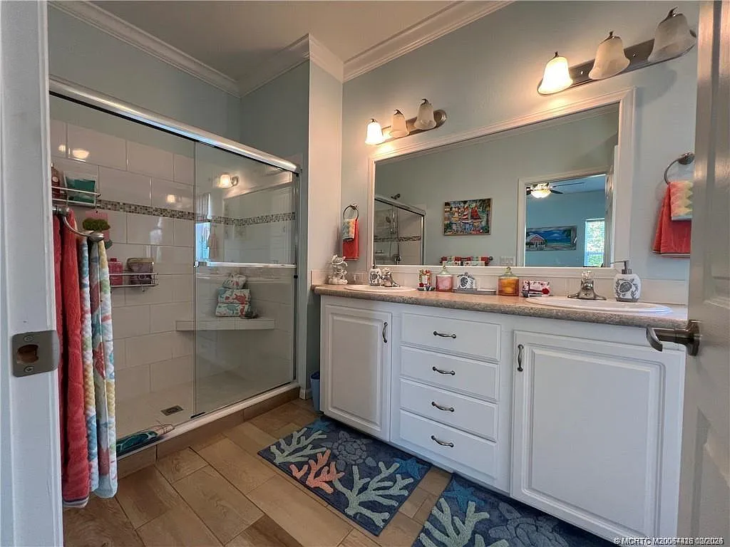 3 bed, 2.0 bath, 1300 sqft, $6,000 — Photo 2