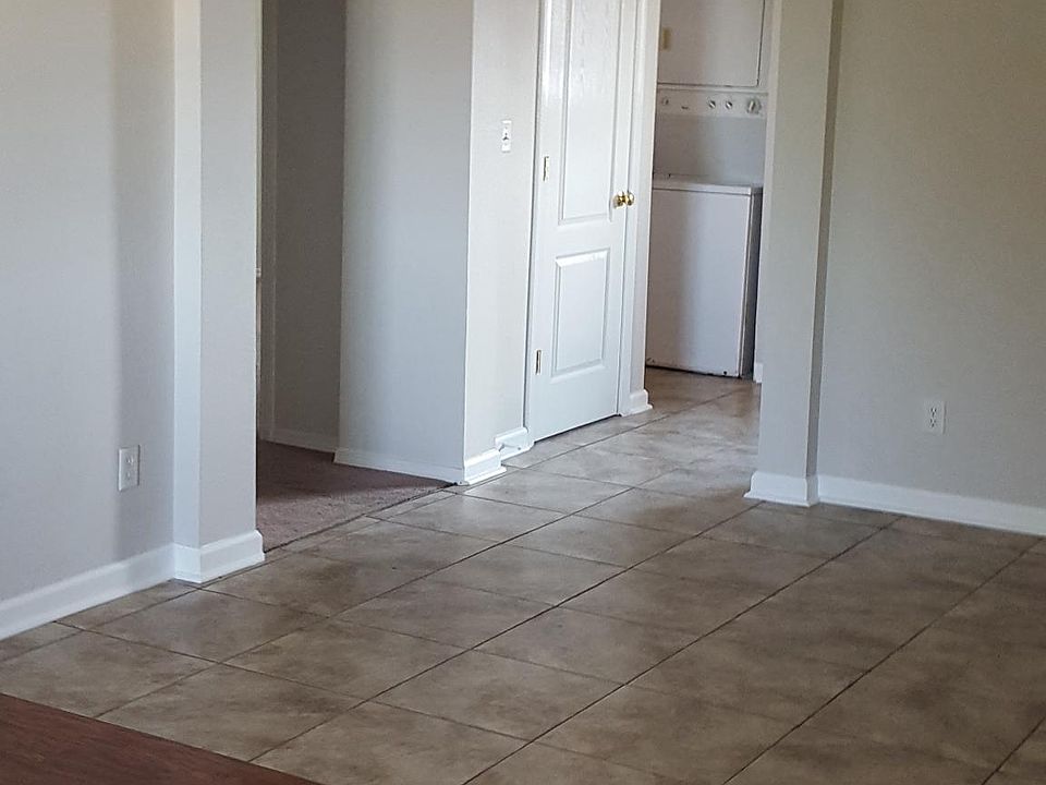 Living room/dinning room/hallway & kitchen entrances 
