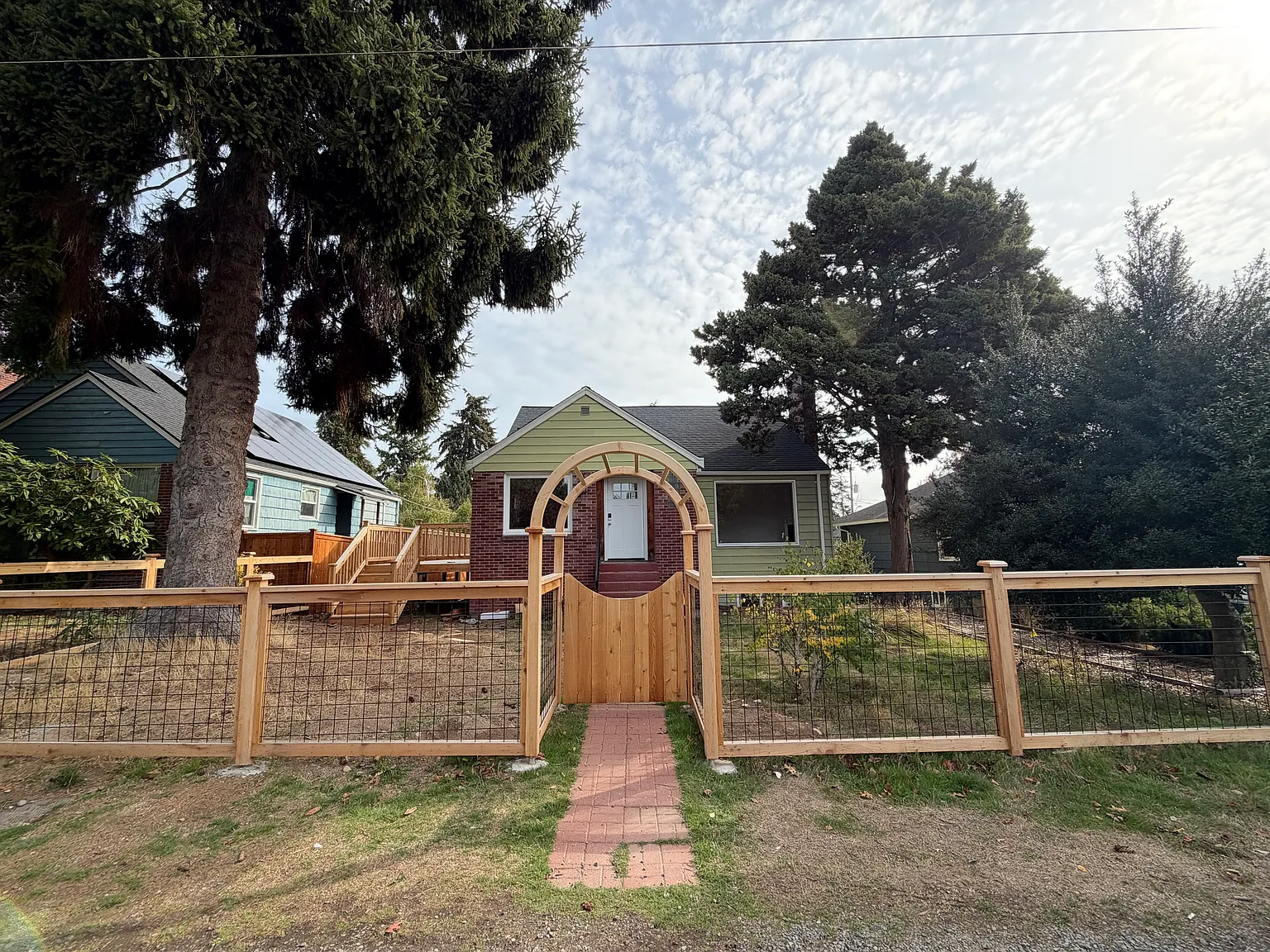 5 bed, 2360 sqft, $4,500 — Photo 3
