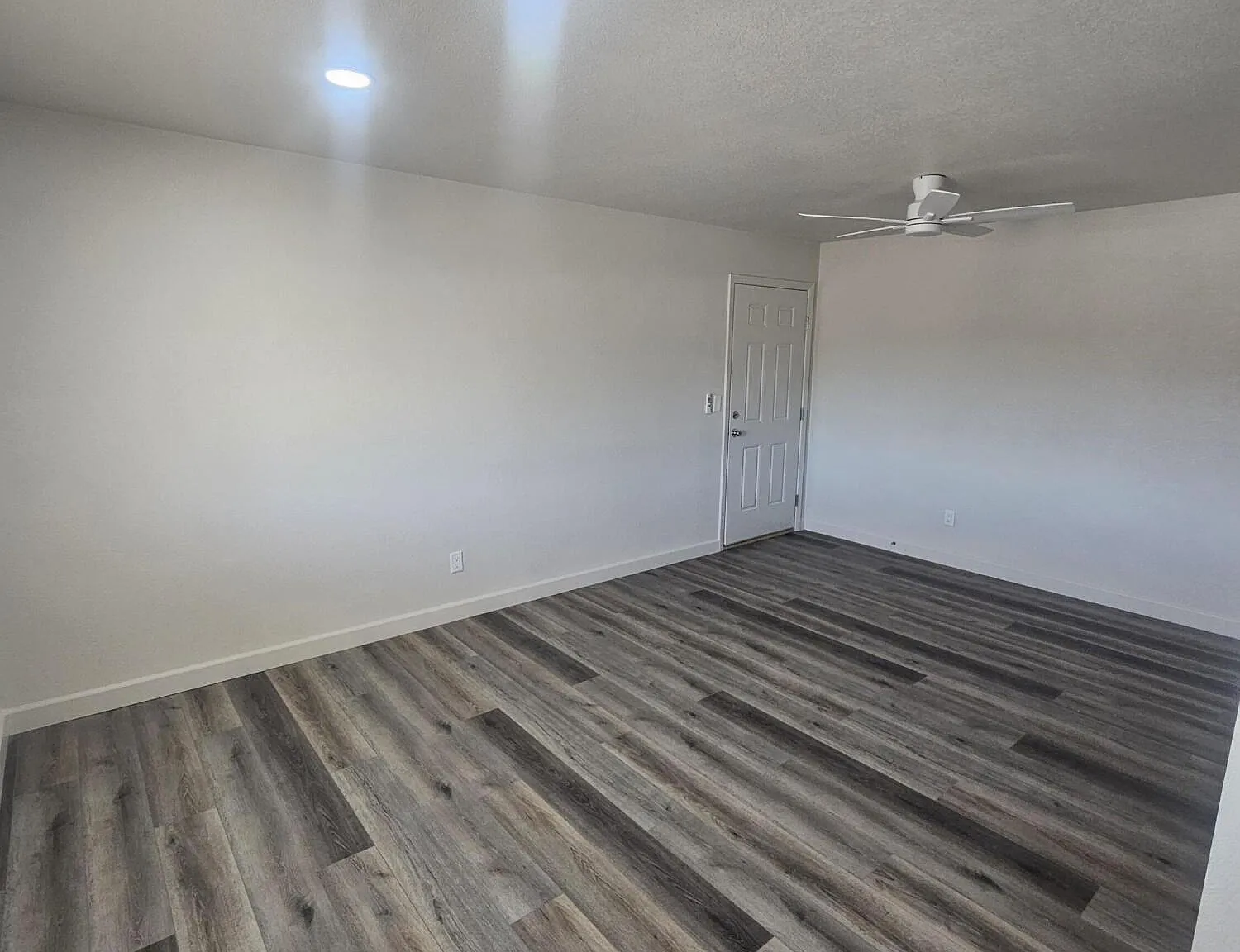 1 bed, 1.0 bath, 650 sqft, $1,100 — Photo 2