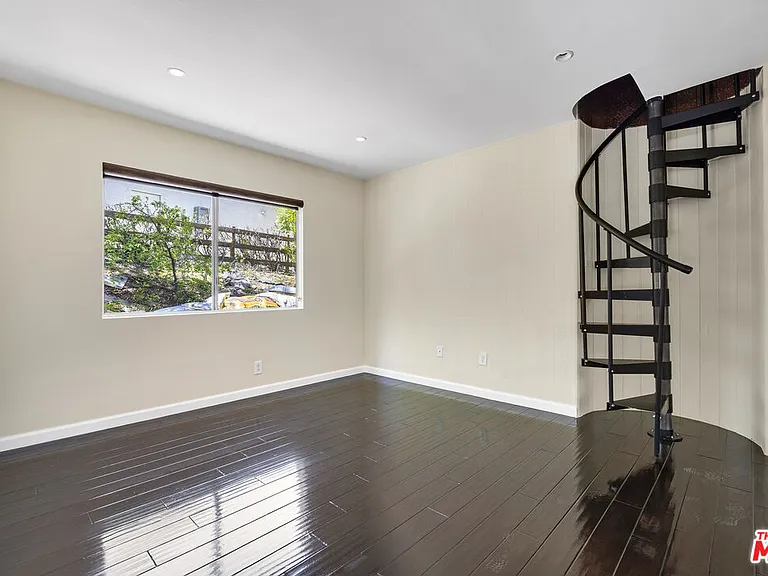 26572 Academy Dr — Photo 19
