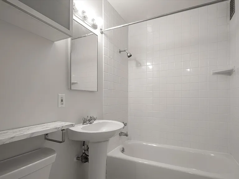 45 Galilee Ln #4 — Photo 18