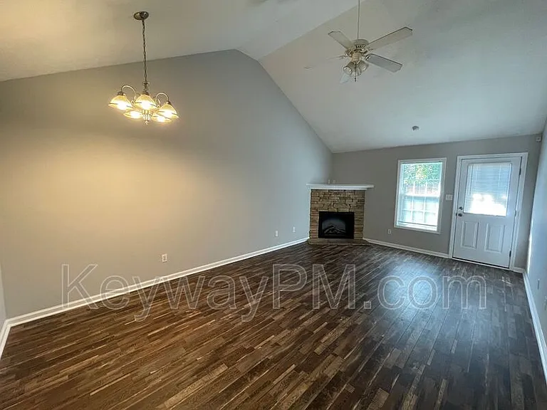 445 Northrop Pl — Photo 7
