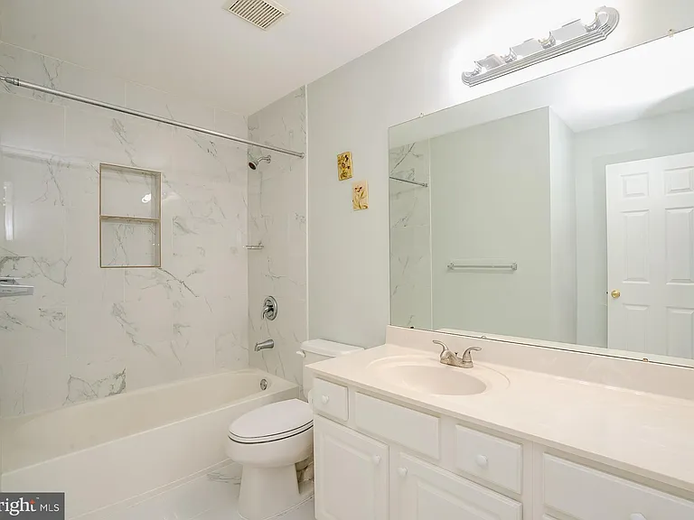31 Hawthorn Dr — Photo 36