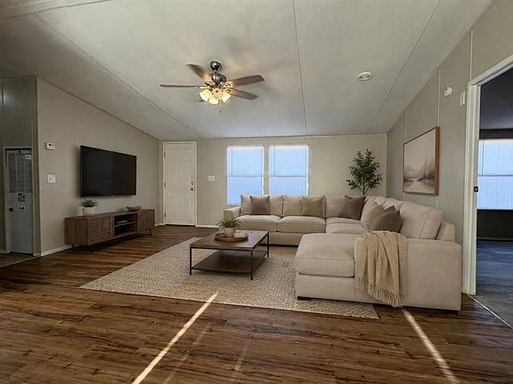 2nd image of 10775 Cottonwood Dr