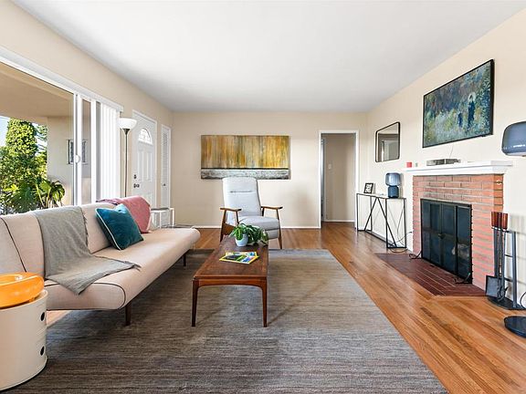 5th image of 471 Palm Dr